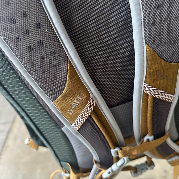 Osprey Nebula Backpack 32L Green Brindle Brown Outdoor Commuter Laptop NEW - Picture 11 of 13